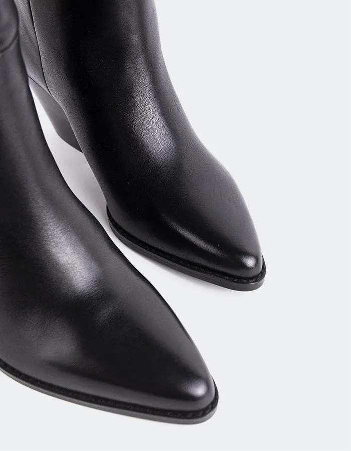 Luciano Black Leather sold by L'Intervalle product image thumbnail 2