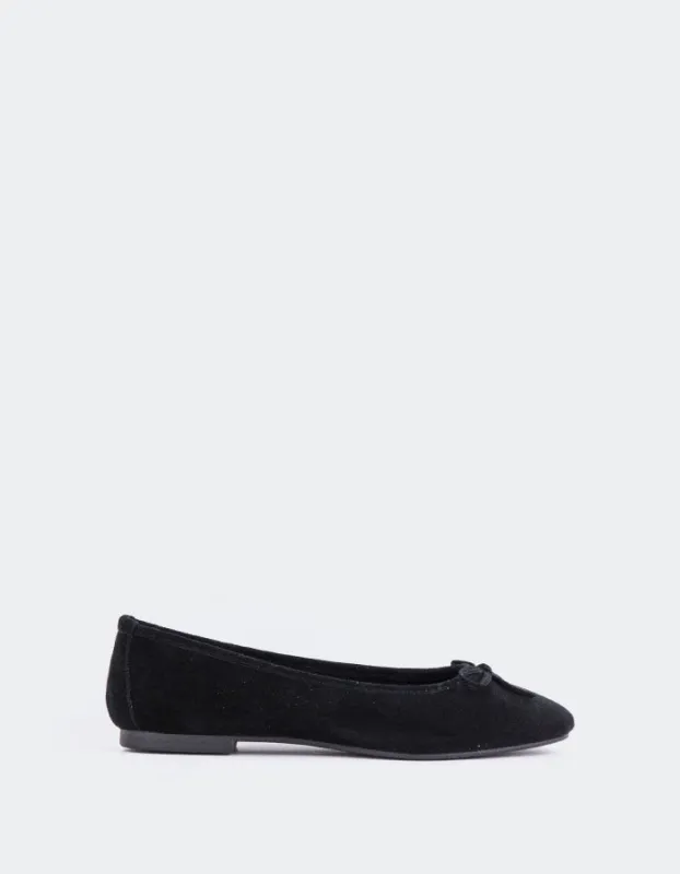 Ramesses Black Suede sold by L'Intervalle