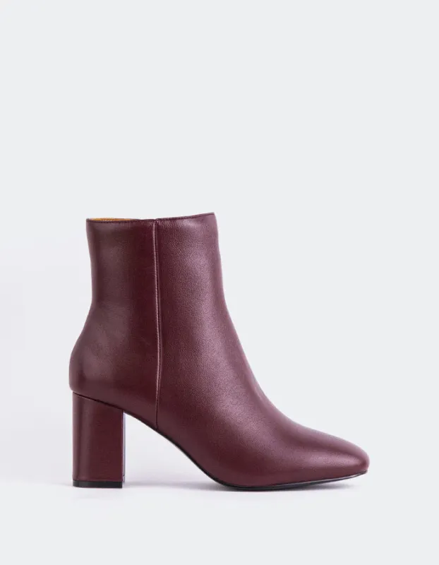 Sarchi Burgundy Leather sold by L'Intervalle