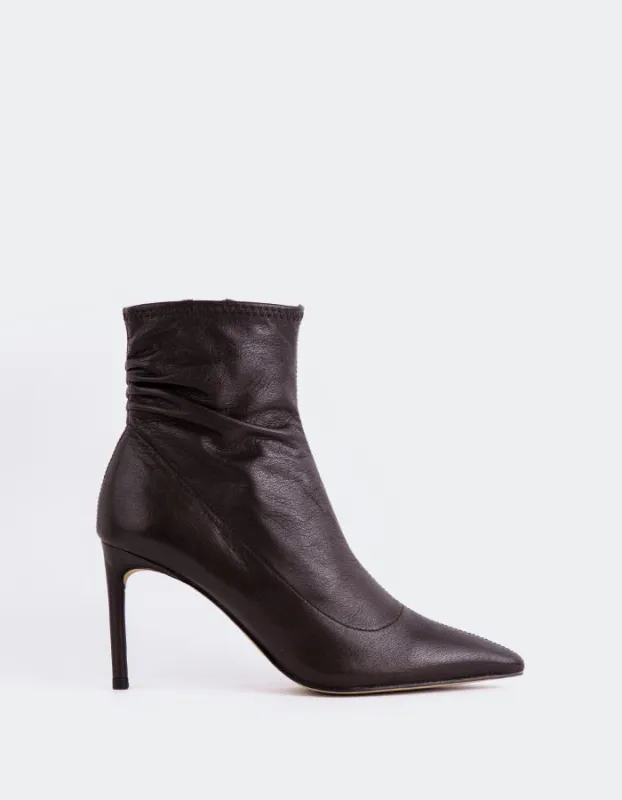 Farron Brown Leather sold by L'Intervalle