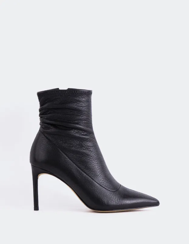 Farron Black Leather sold by L'Intervalle