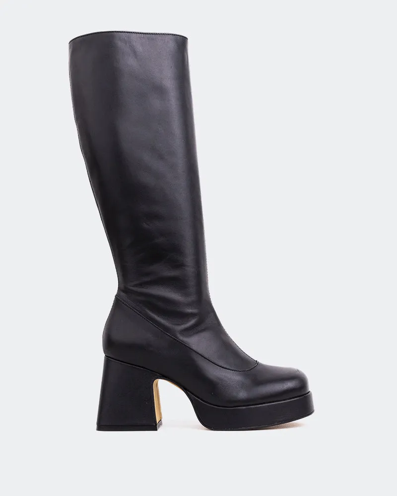 Qanis Black Leather sold by L'Intervalle