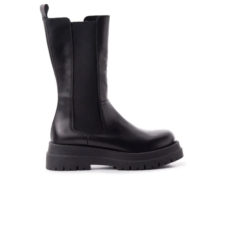 Yatomi Black Leather sold by L'Intervalle