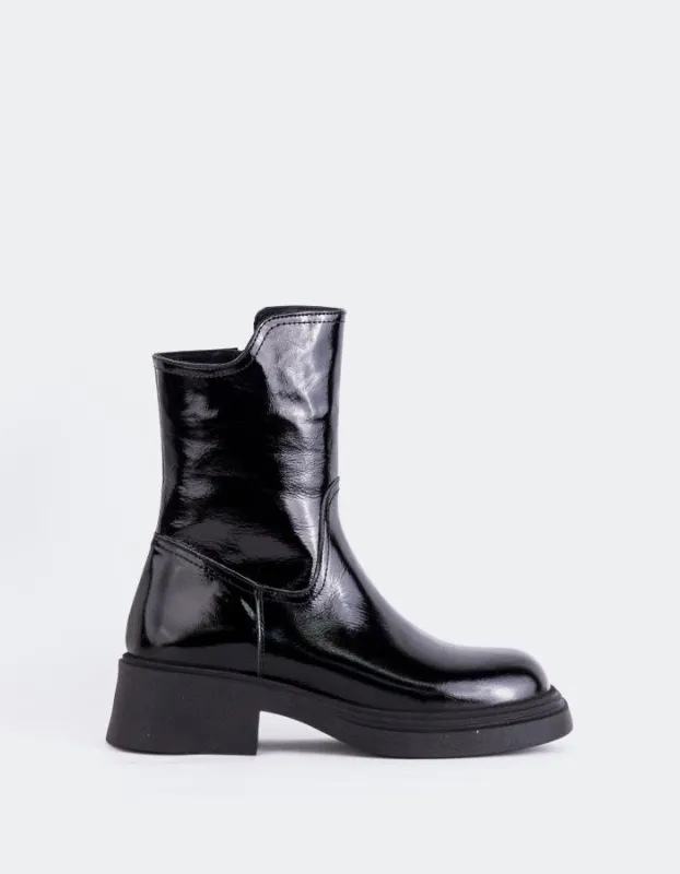 Rosemère Black Patent sold by L'Intervalle