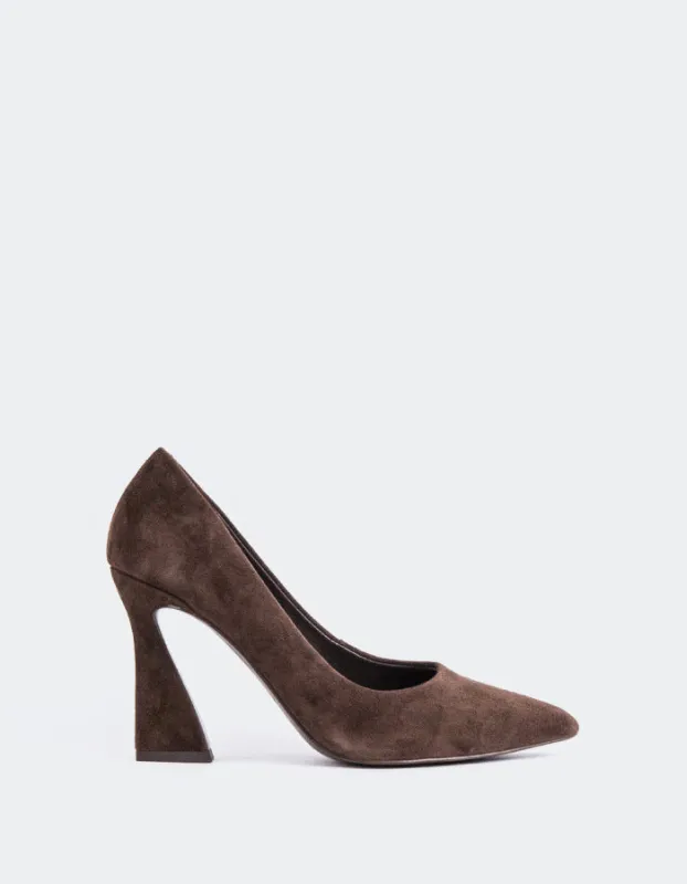 Amanda Brown Suede sold by L'Intervalle
