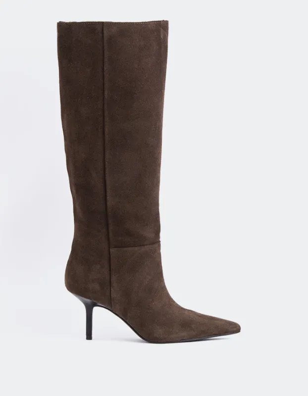 Derry Chocolate Suede sold by L'Intervalle