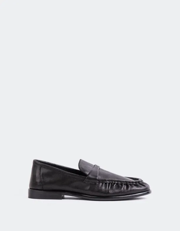 Velika Black Leather sold by L'Intervalle