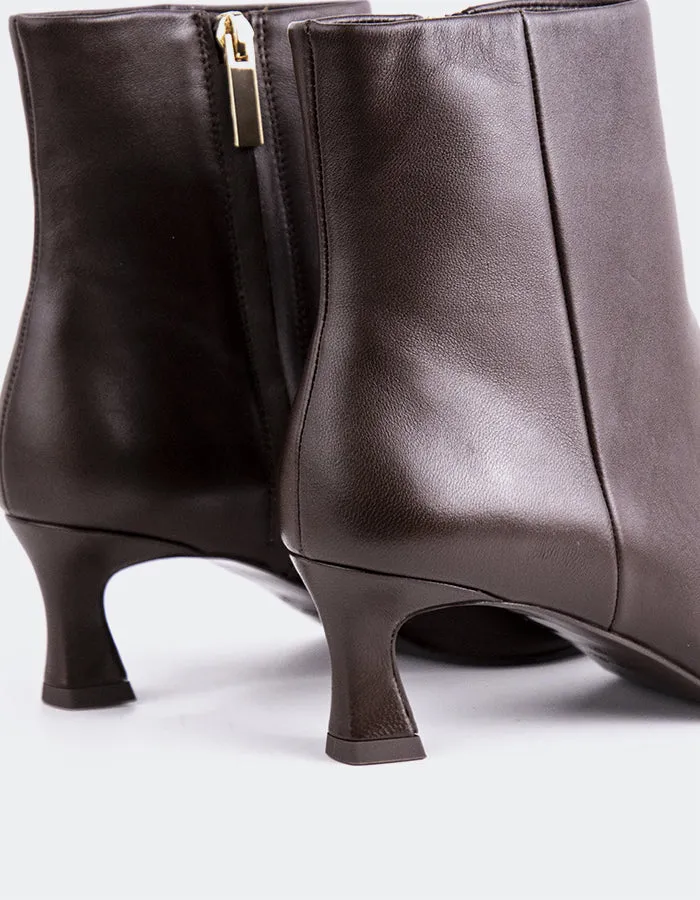 Corinne Brown Leather sold by L'Intervalle product image thumbnail 4