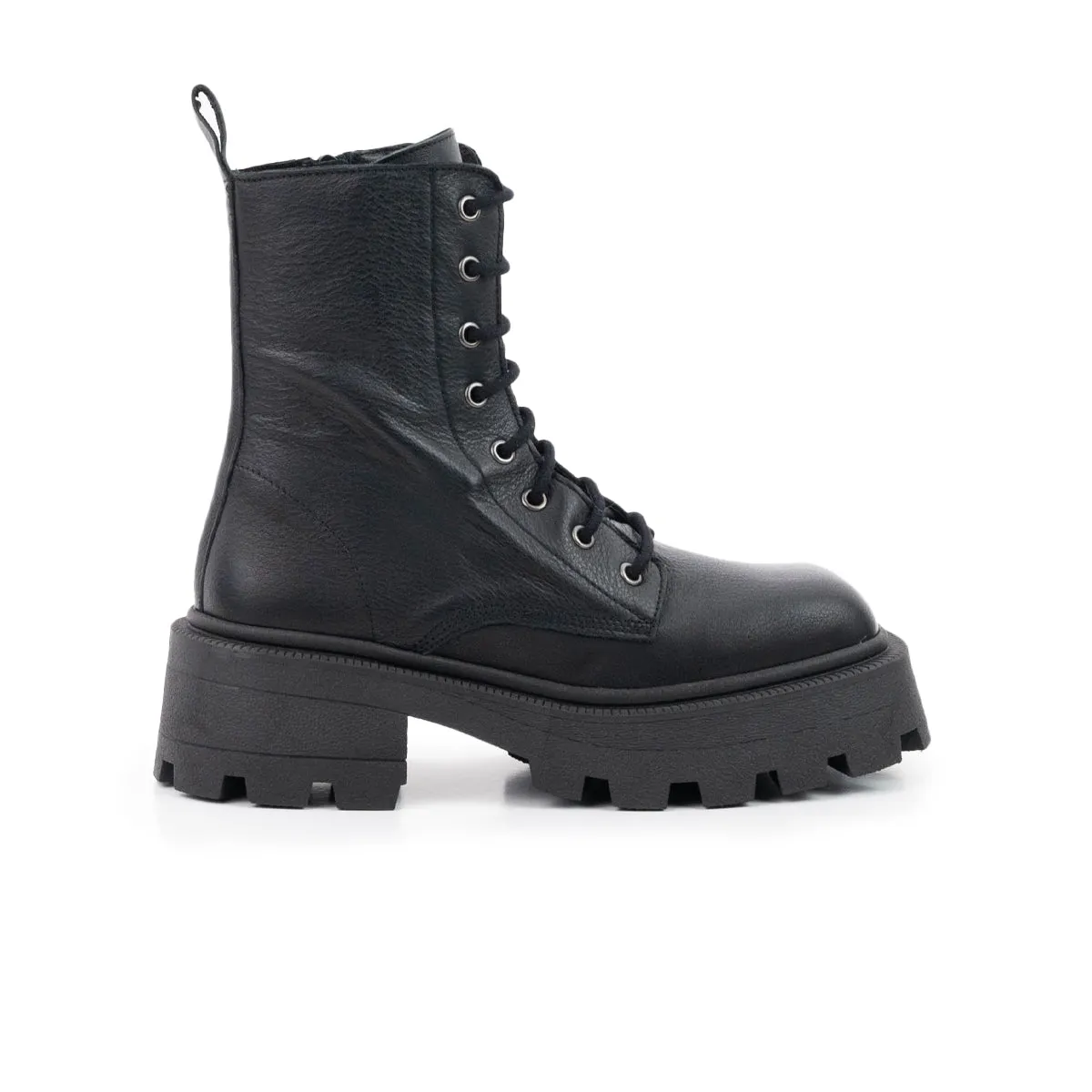 Slytherin Black Leather sold by L'Intervalle