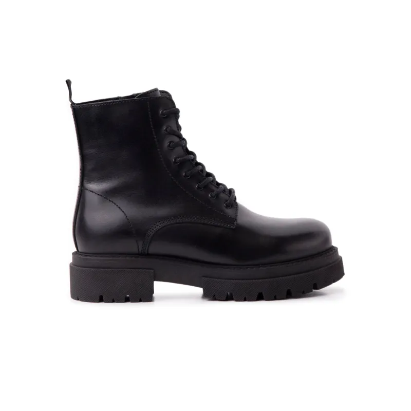 Magog Black Leather sold by L'Intervalle