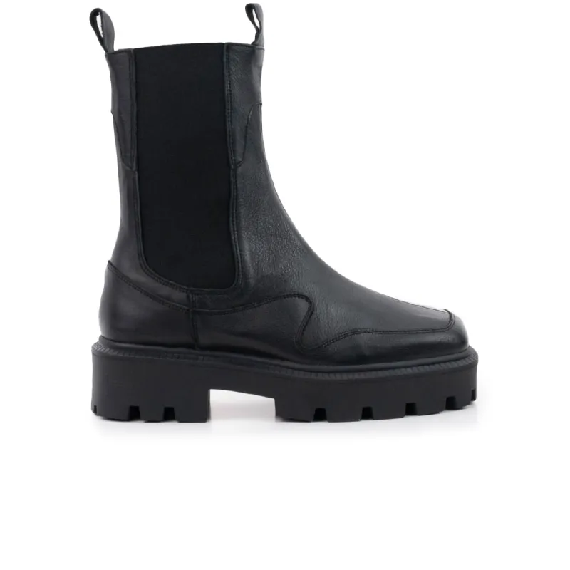 Muggle Black Leather sold by L'Intervalle