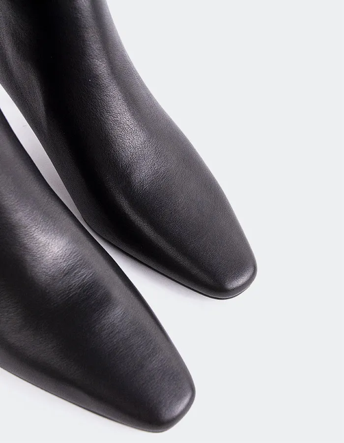 Velletri Black Leather sold by L'Intervalle product image thumbnail 2