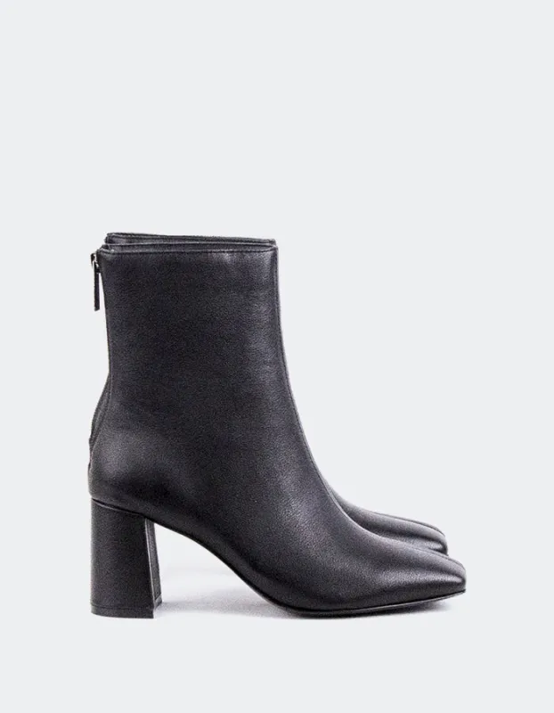 Eliana Black Leather sold by L'Intervalle