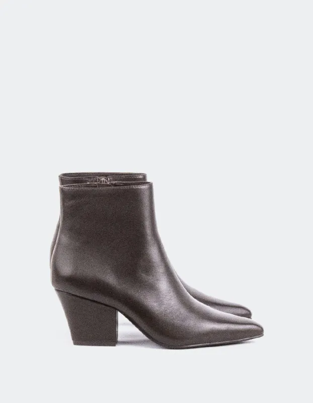 Maisie Brown Leather sold by L'Intervalle