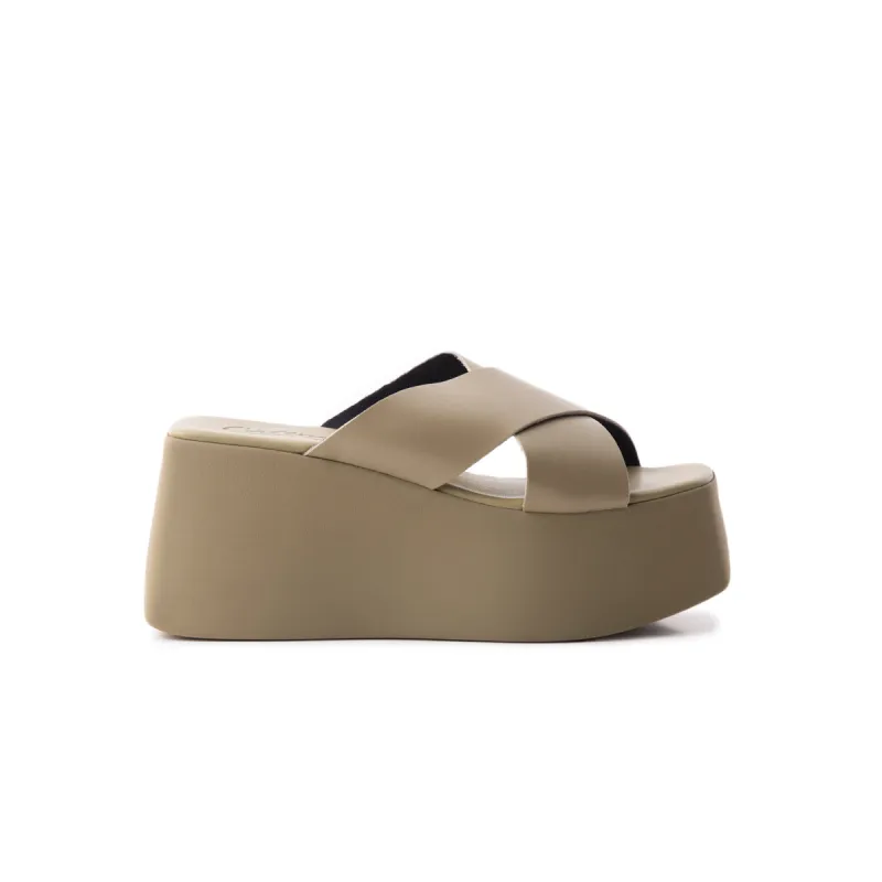 Boo Green Leather sold by L'Intervalle