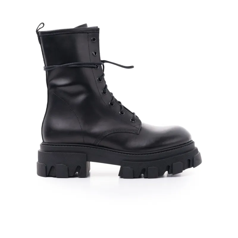 Fukoka Black Leather sold by L'Intervalle