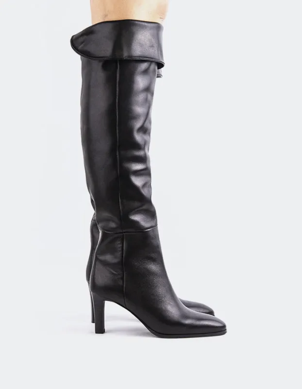 Antares Black Leather sold by L'Intervalle