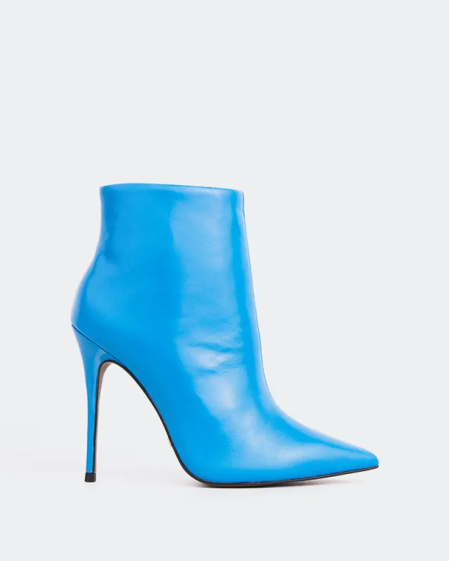 Beauty Blue Leather sold by L'Intervalle