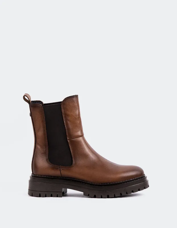 Lavak Camel Leather made by L'Intervalle