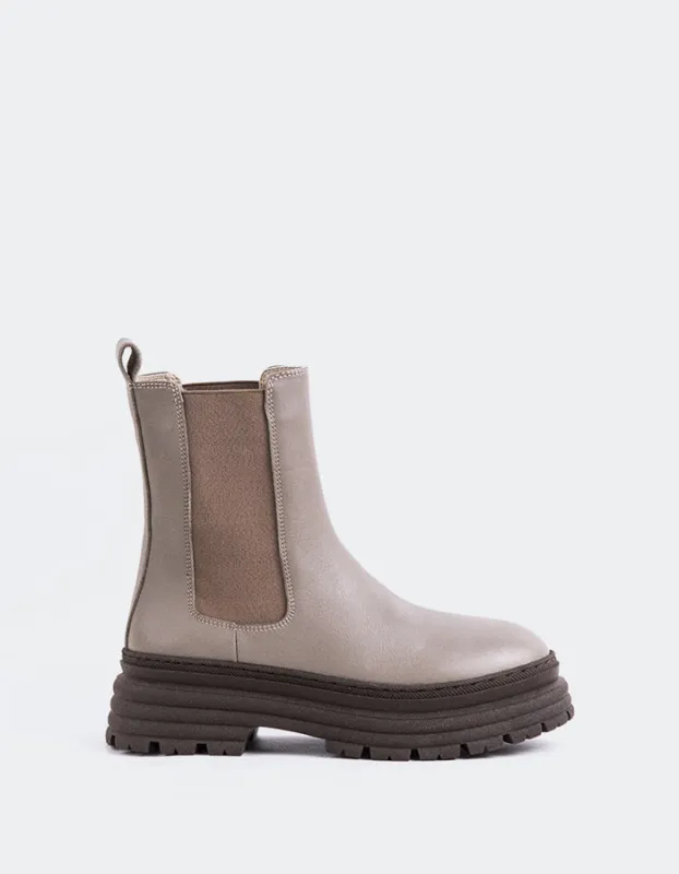 Lysandre Taupe Leather sold by L'Intervalle