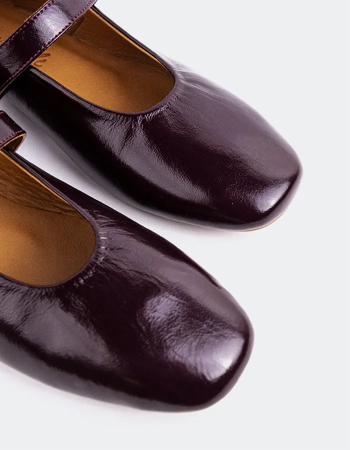 Yvie Burgundy Patent sold by L'Intervalle product image thumbnail 2