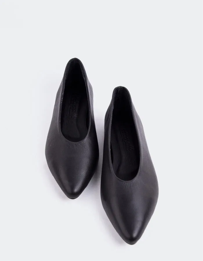 Thena Black Leather sold by L'Intervalle product image thumbnail 5