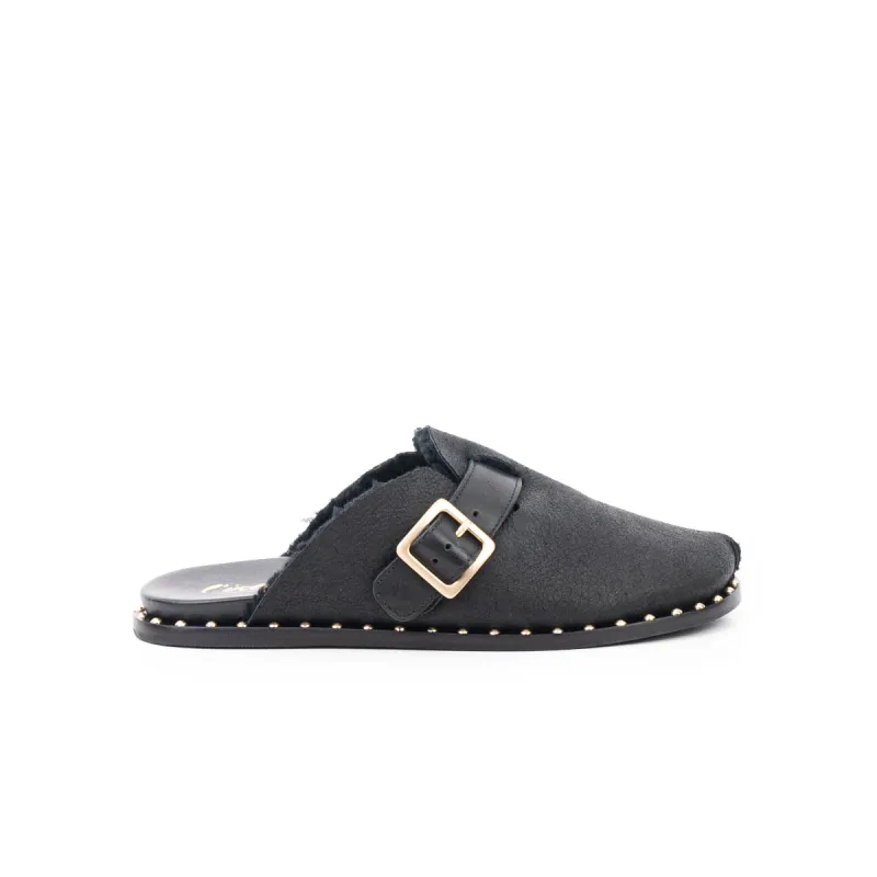 Cozy Black Leather made by L'Intervalle