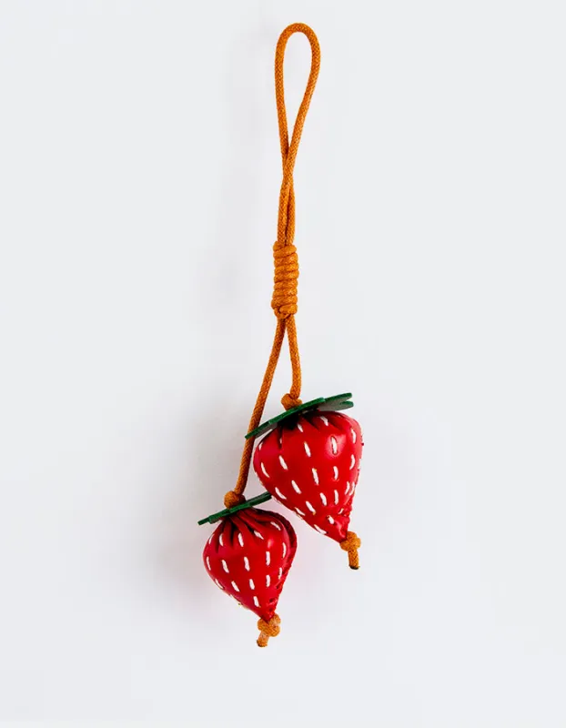 Strawberry Charm, Red made by L'Intervalle