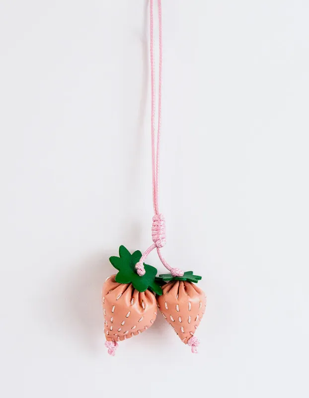 Strawberry Charm, Pink made by L'Intervalle