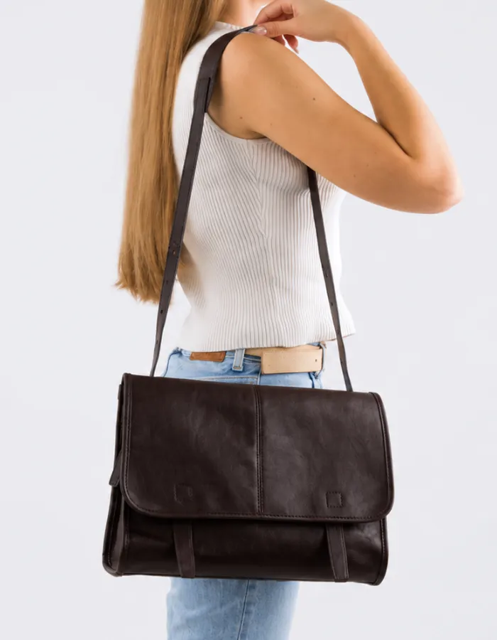Fredda Coffee Leather sold by L'Intervalle product image thumbnail 4