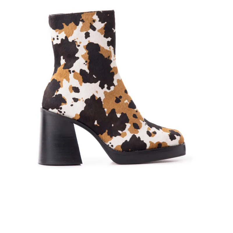 Minden Multi Cow Pony sold by L'Intervalle