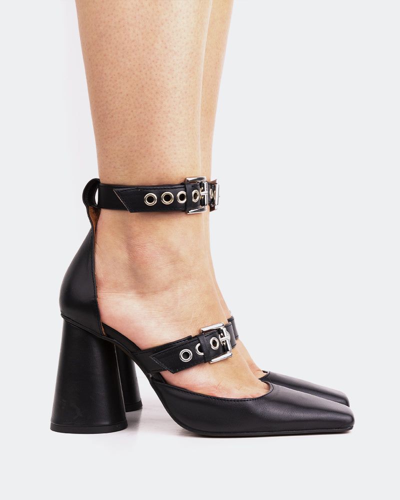 Roses Black Leather sold by L'Intervalle