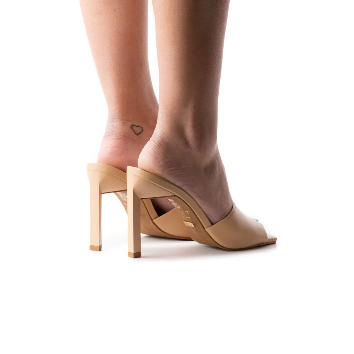 Malbec Camel Leather sold by L'Intervalle product image thumbnail 3