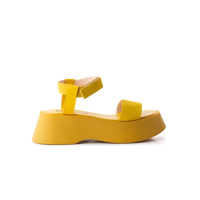 Aguo Yellow Leather sold by L'Intervalle