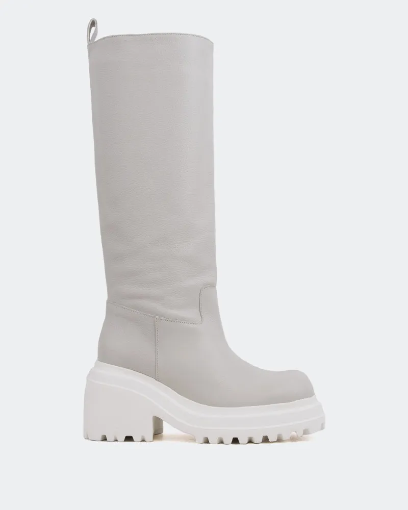 Fenton Off White Leather sold by L'Intervalle