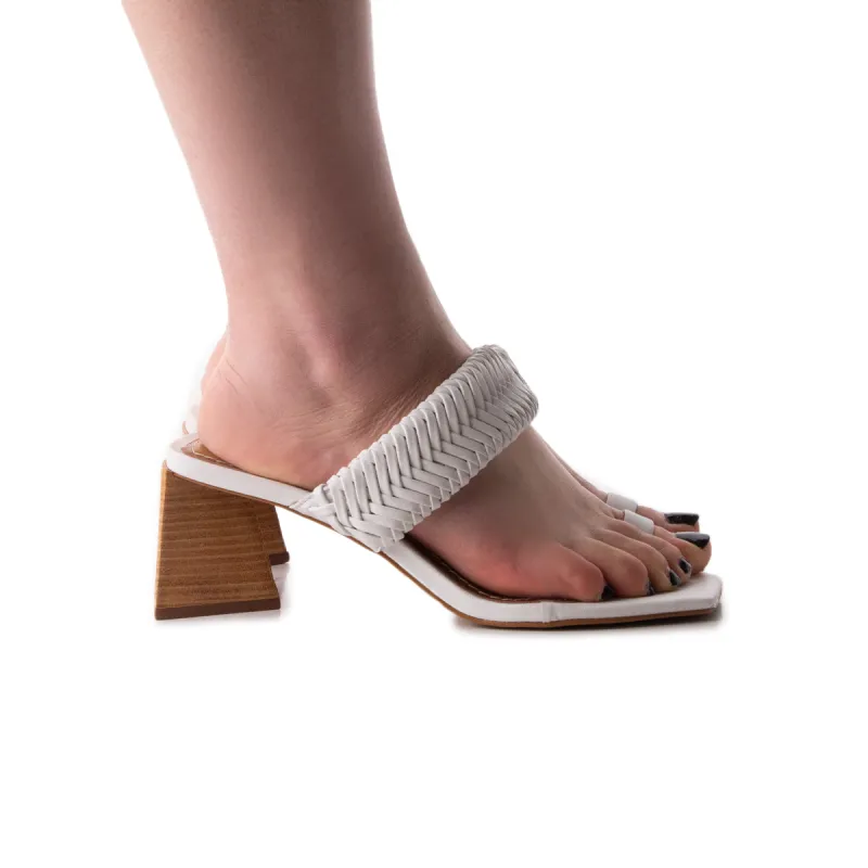 Amarone White Leather sold by L'Intervalle