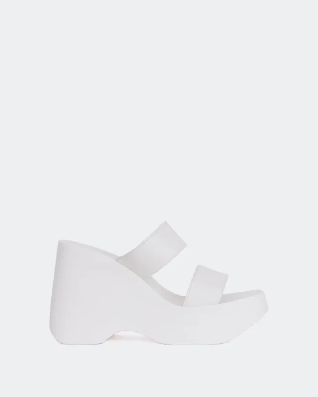 Hadid White Leather sold by L'Intervalle