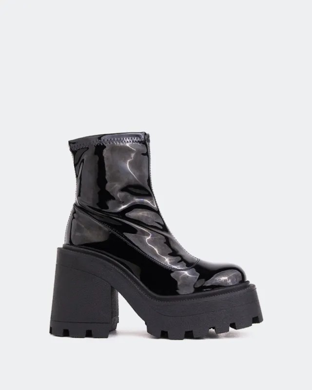 Tana Black Shiny Leather sold by L'Intervalle