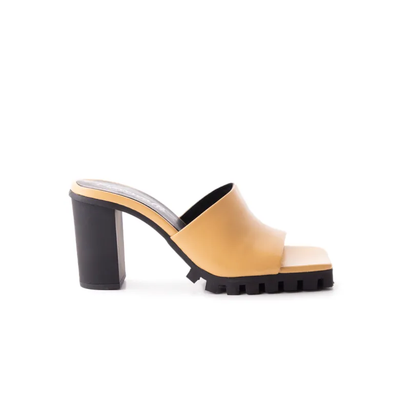 Narda Camel Leather sold by L'Intervalle