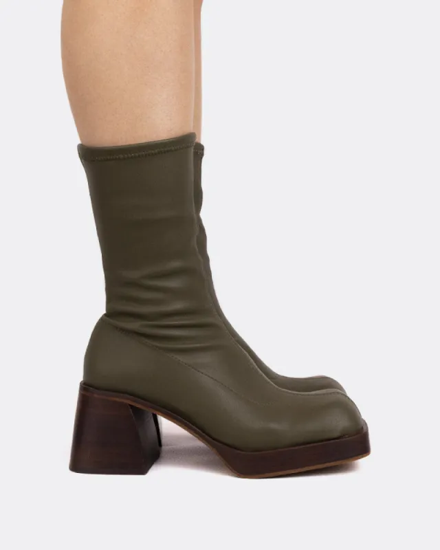 Bordon Khaki Stretch sold by L'Intervalle