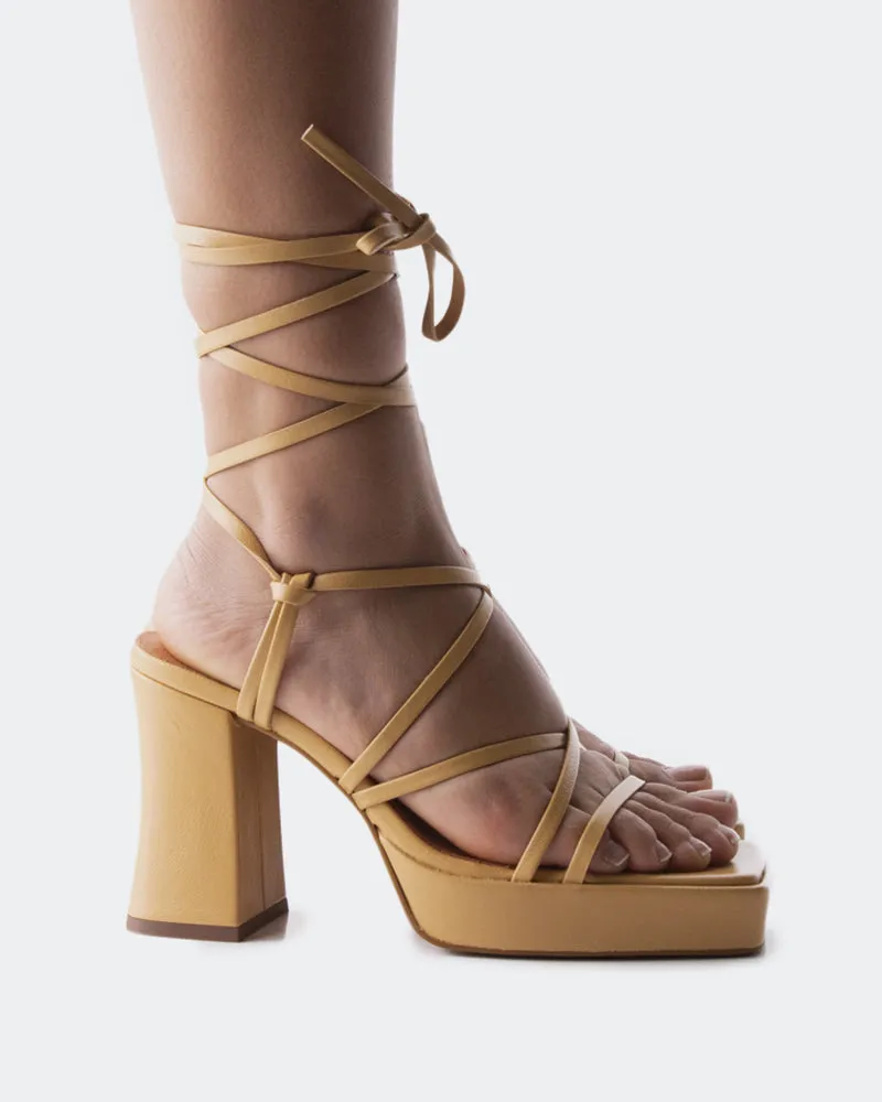 Grande Camel Leather sold by L'Intervalle