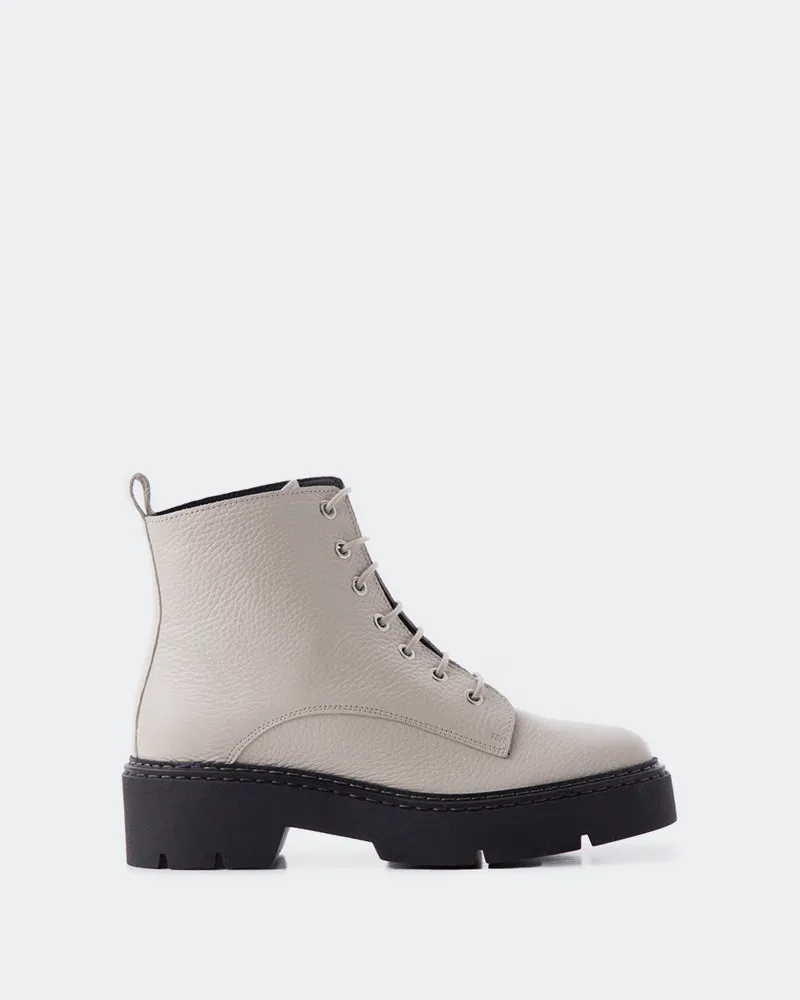 Springfield, Off White Leather sold by L'Intervalle