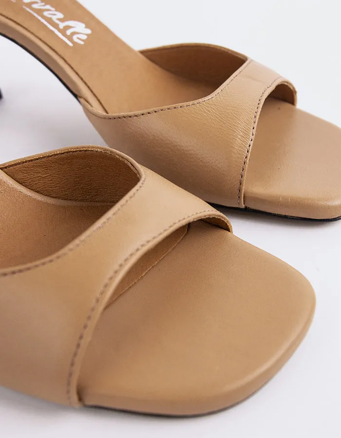 Norwood Camel Leather sold by L'Intervalle product image thumbnail 4