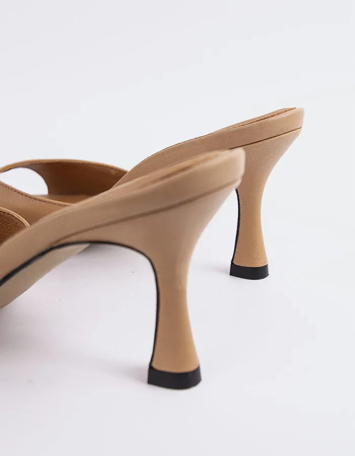 Norwood Camel Leather sold by L'Intervalle product image thumbnail 5