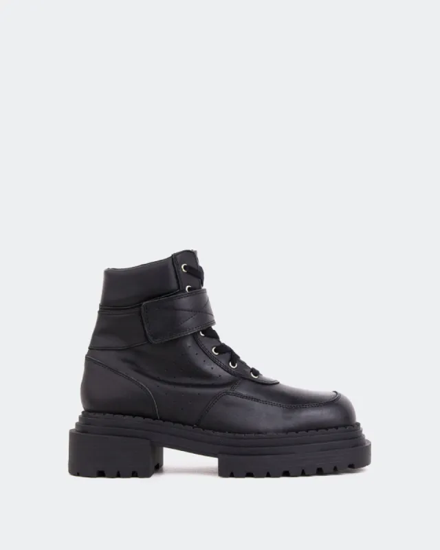 Peline Black Leather sold by L'Intervalle