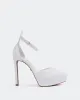 Charmed White Leather sold by L'Intervalle