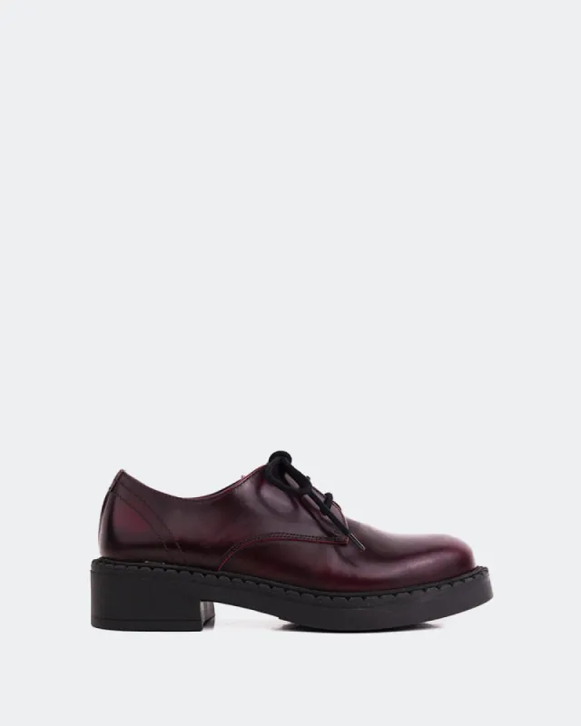 Travis Burgundy sold by L'Intervalle