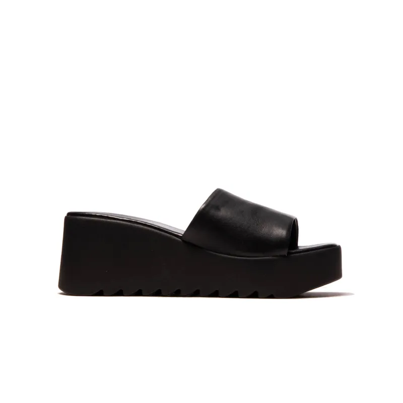 Reggio Black Leather sold by L'Intervalle