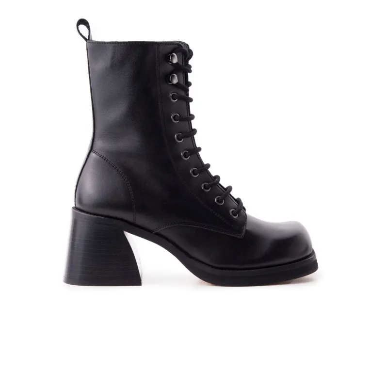 Rebel Black Leather sold by L'Intervalle