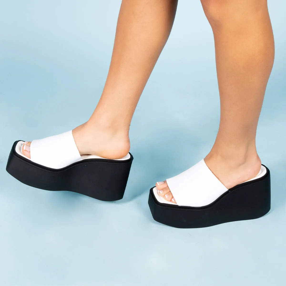 Rieti Black Leather sold by L'Intervalle product image thumbnail 3